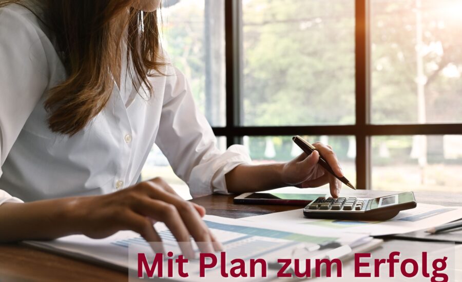 Frau bei der Berechnung ihres Finanzierungsplans